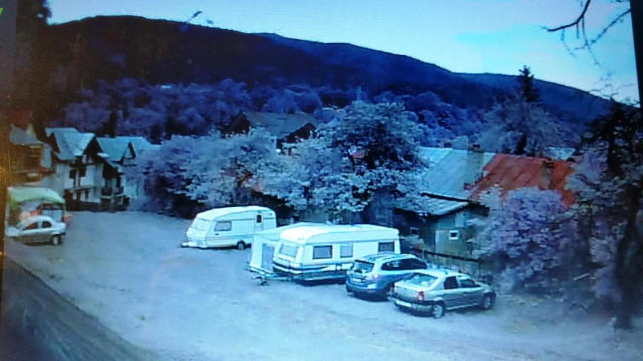 Camping Aviator, Numai Teren, Campare Pentru Rulote Autorulote Personale, Campingul Nu Are Rulote !!! Buşteni Dış mekan fotoğraf